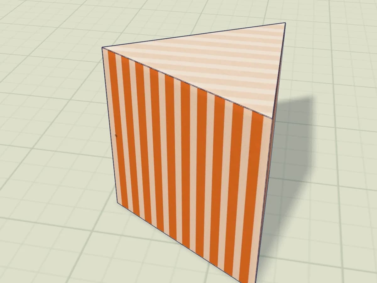 Boîte triangulaire en papier avec ses faces et son couvercle